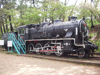 羽越線電化に伴い、酒田機関区で役割を終えた9632号蒸気機関車が保存されている。
