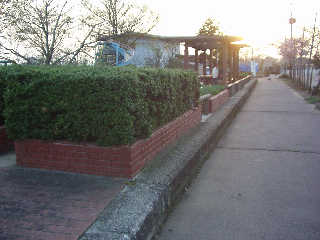 公園となっている竹ノ森駅ホーム跡。